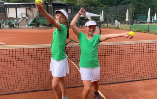 v.l. Marlene Wesselmann, Mila Schrewe - die U12 weiblich vom BVH Tennis
